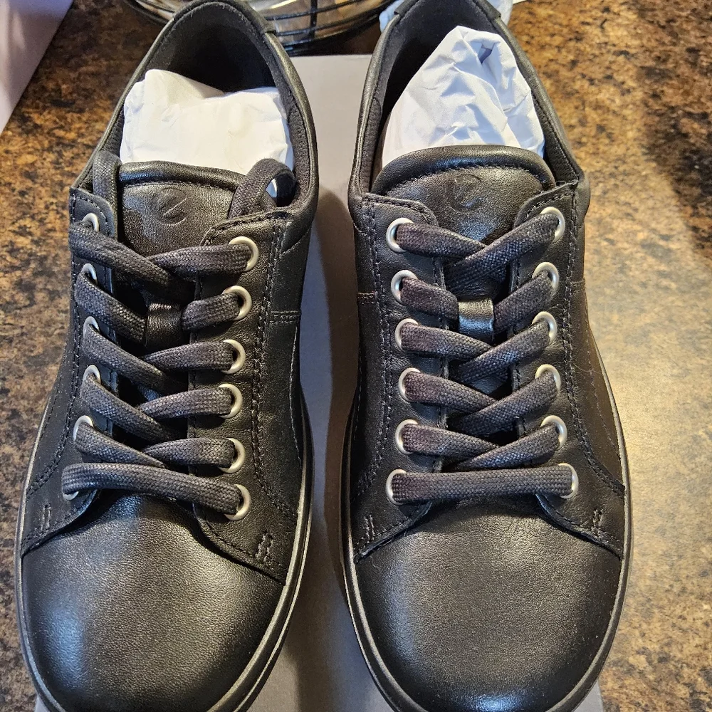 Ecco Black Shoes